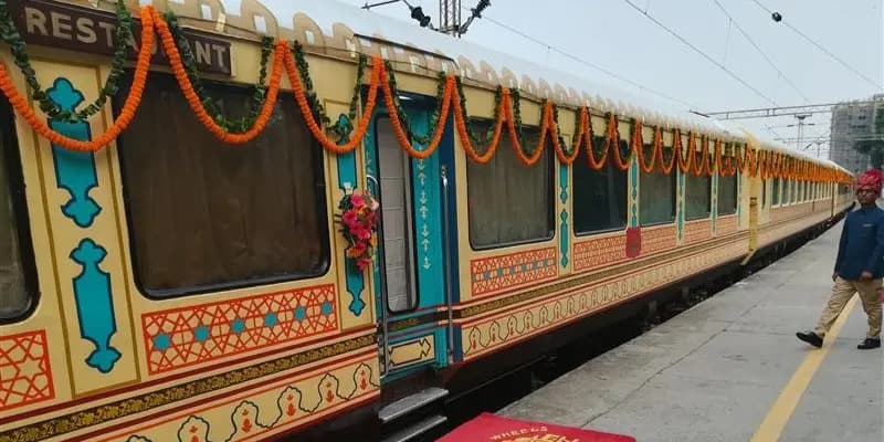 Palace-on-Wheels